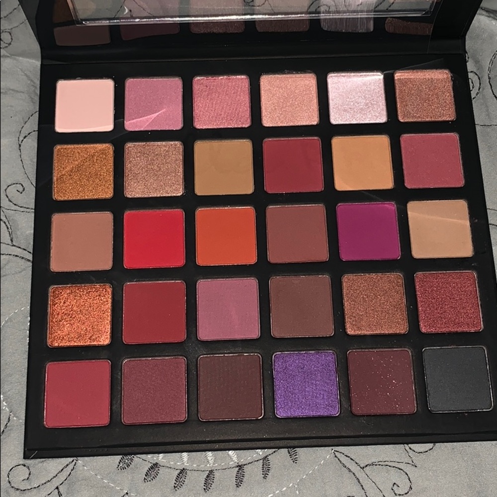 Maroon Mayhem Eyeshadow Palette
